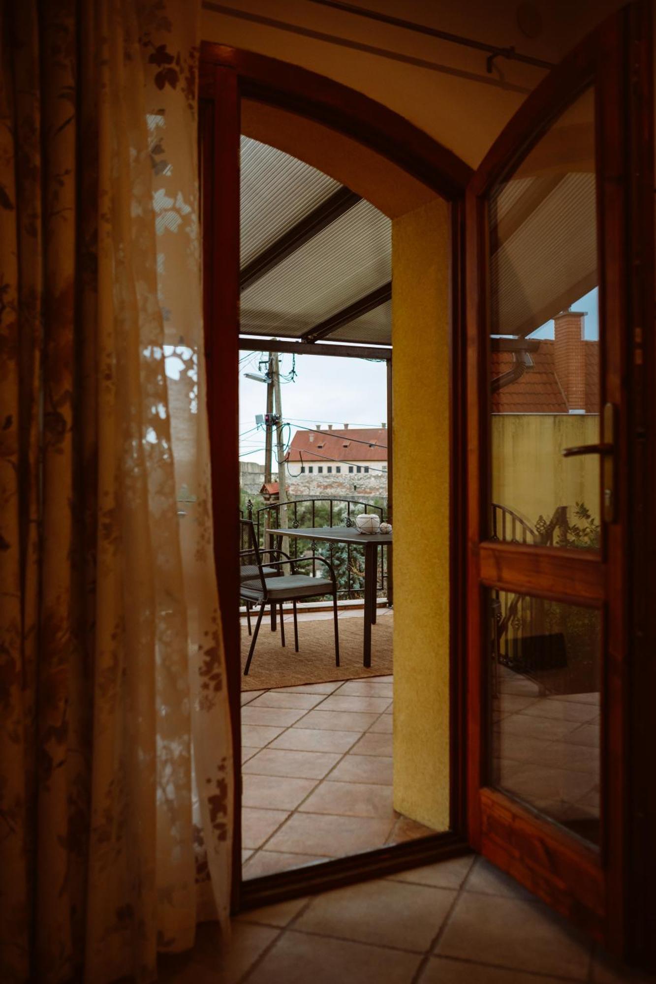 Kiralyszeke Apartman Έγκερ Εξωτερικό φωτογραφία